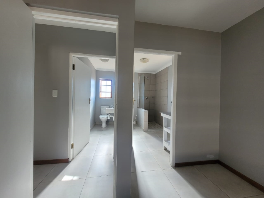 To Let 3 Bedroom Property for Rent in Humansdorp Eastern Cape